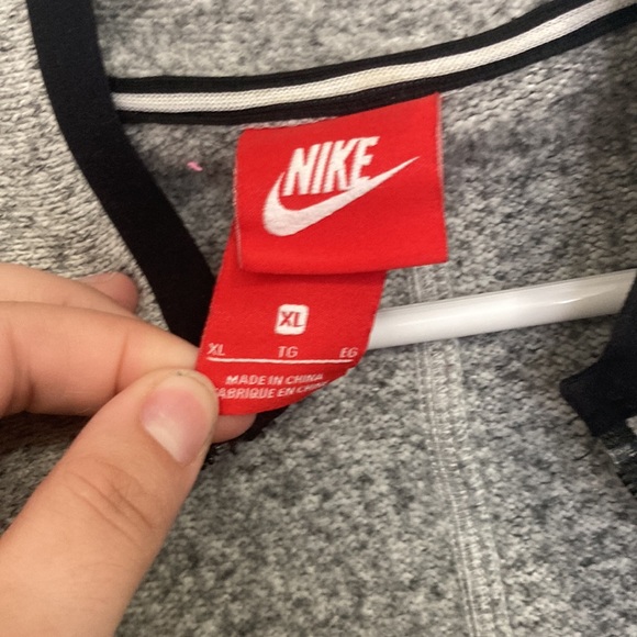 Nike Zip-Up Sweater/Jacket - Picture 4 of 7